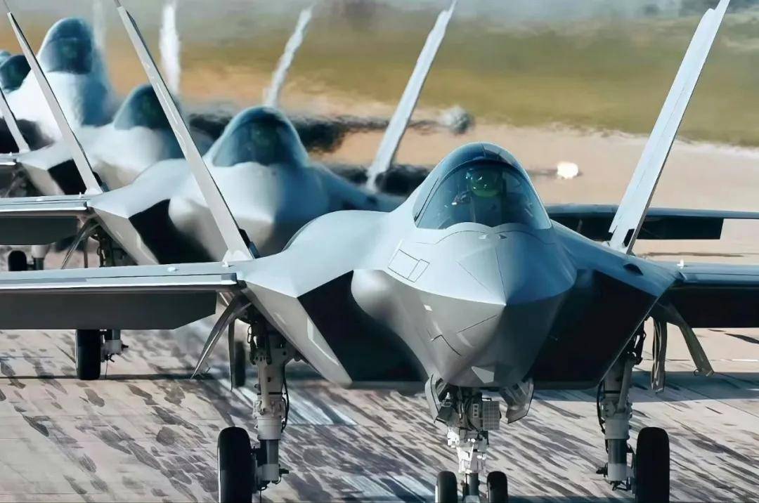 世界杯2026欧洲外围赛_中国歼-35最新画面世界杯2026欧洲外围赛!6枚中距弹、隐藏登机梯首次曝光!