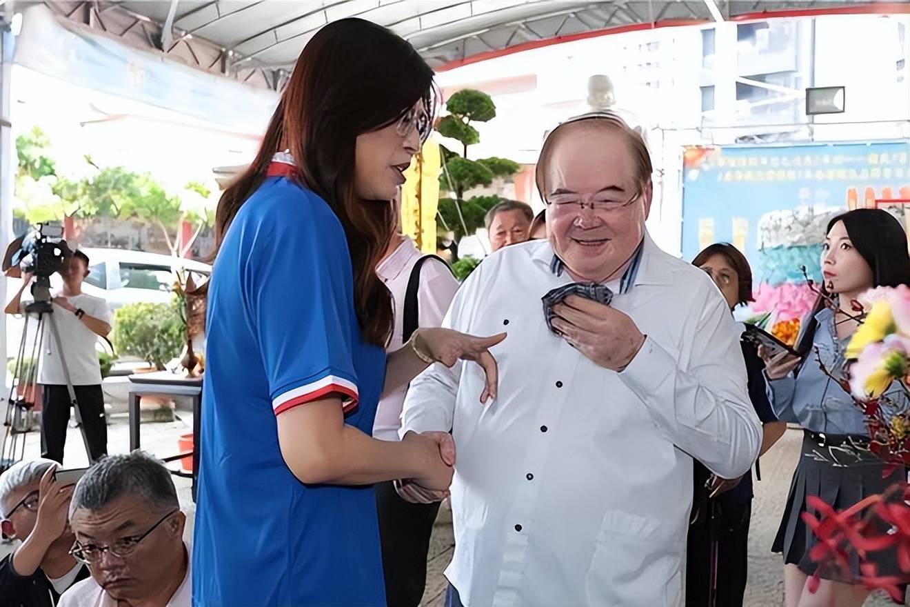 皇冠信用网登2代理_国民党爆发“大地震”皇冠信用网登2代理,朱立伦将率211人集体辞职,剑指郑丽文?