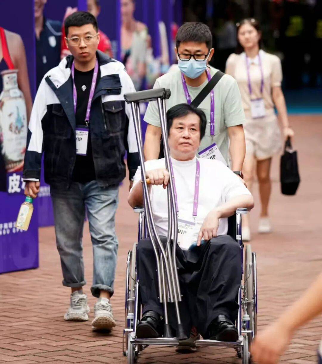 皇冠信用盘登3代理注册
_郑智化怒斥深圳机场：冷眼看皇冠信用盘登3代理注册
我连滚带爬上飞机