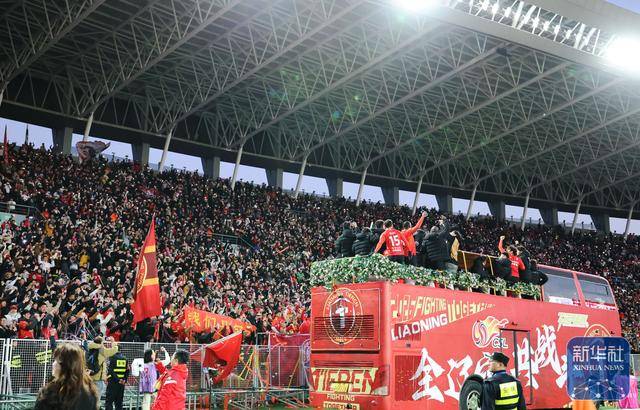 皇冠信用網怎么租
_中甲：辽宁铁人队冲超成功