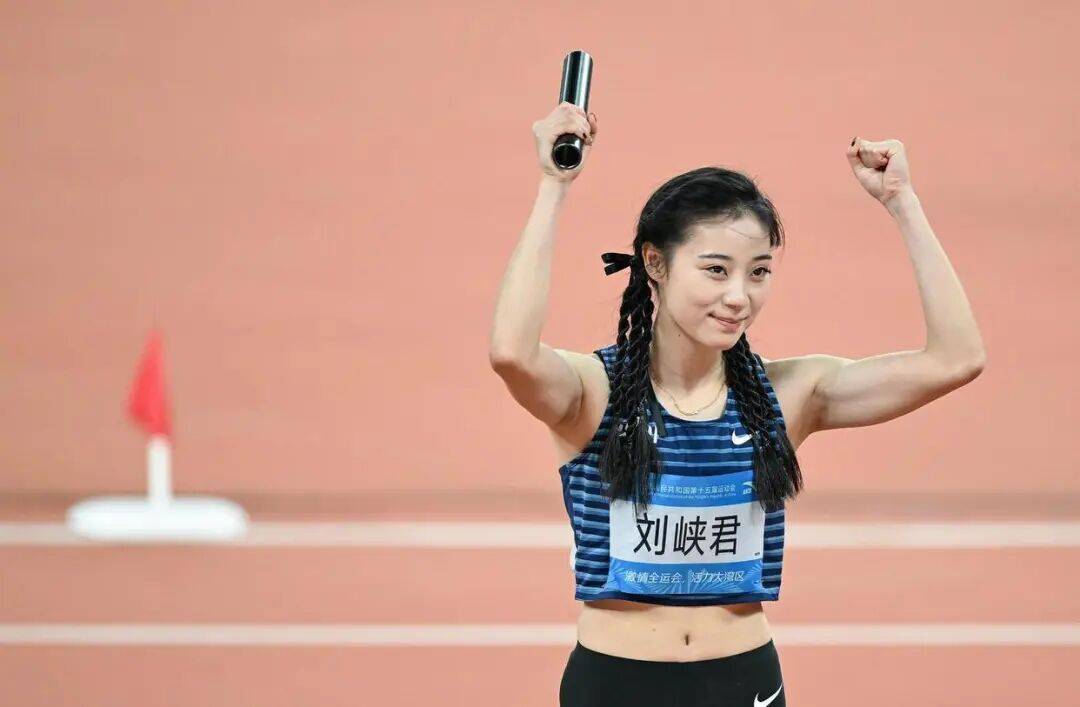 皇冠信用登1
_“夺冠能偷偷亲你一下不？”十五运会上皇冠信用登1
，这对田径CP的赛场之吻甜上热搜！